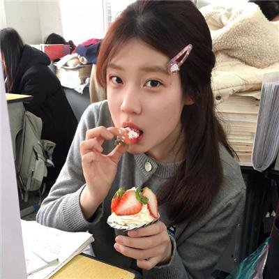 女孩罗塞玛莉
